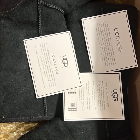 Women’s Classis Tall Ugg Boots - Picture 1 of 8